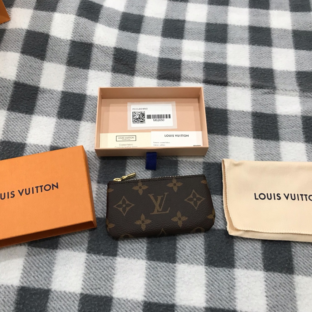 Louis Vuitton LV Monogram Key Cles Card Holder